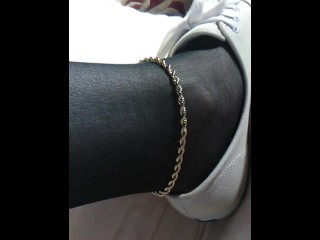 I love to wear my gold rope anklet it looks cute on me